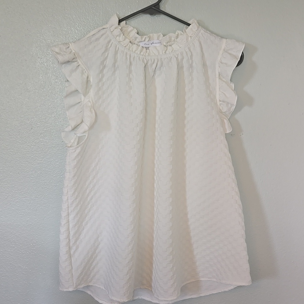Ces Femme White Ruffle Tank Size Large